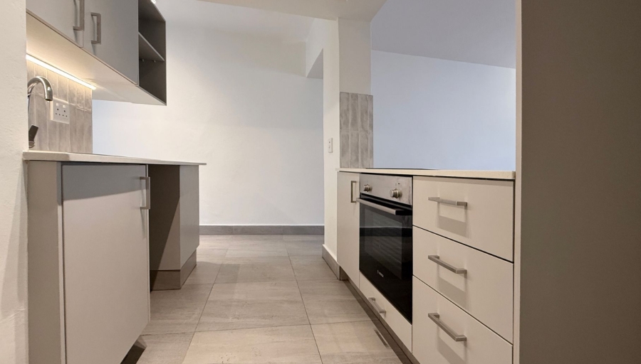 To Let 2 Bedroom Property for Rent in Sea Point Western Cape